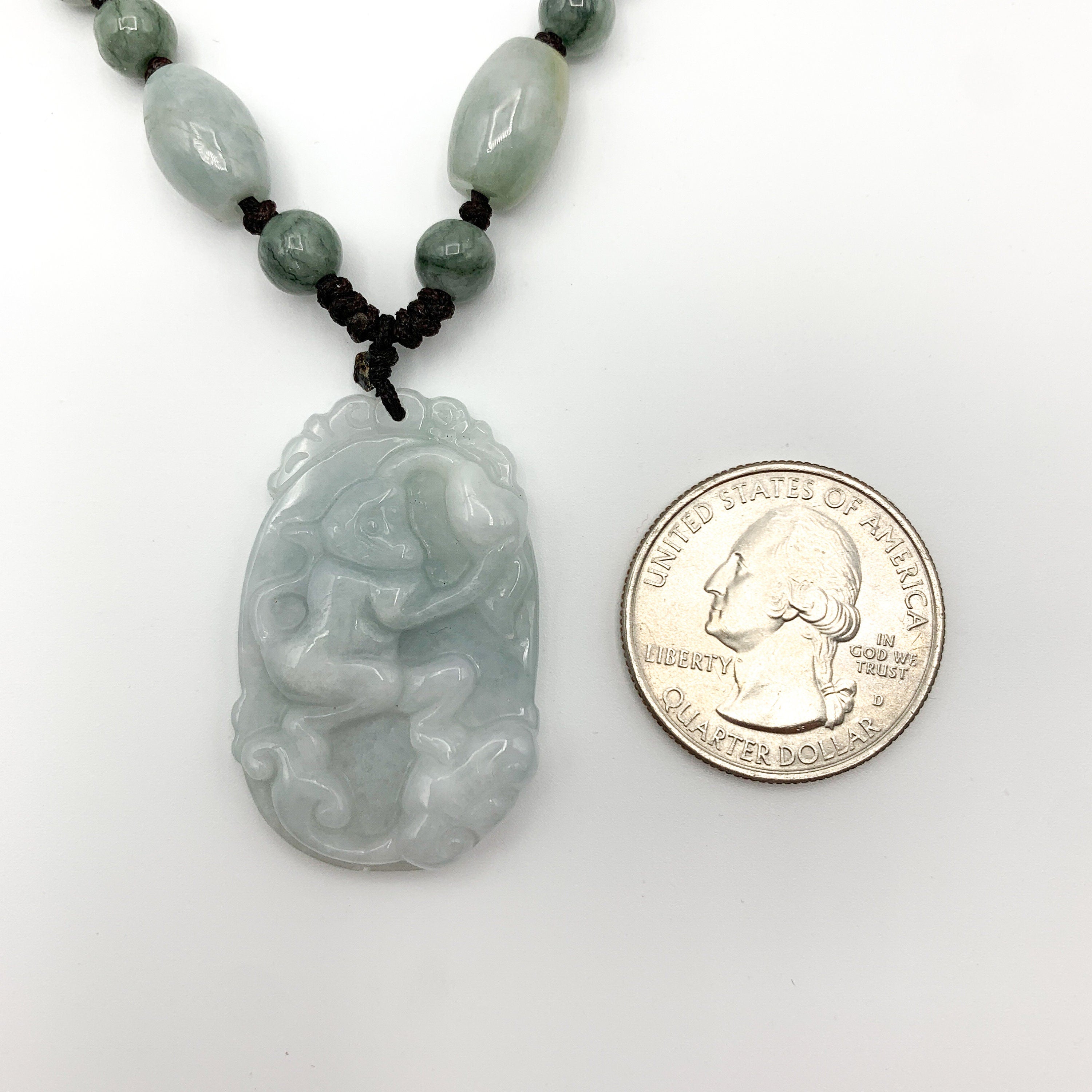 At Auction: 10K Yellow Gold & Chinese Jade Pendant Necklace